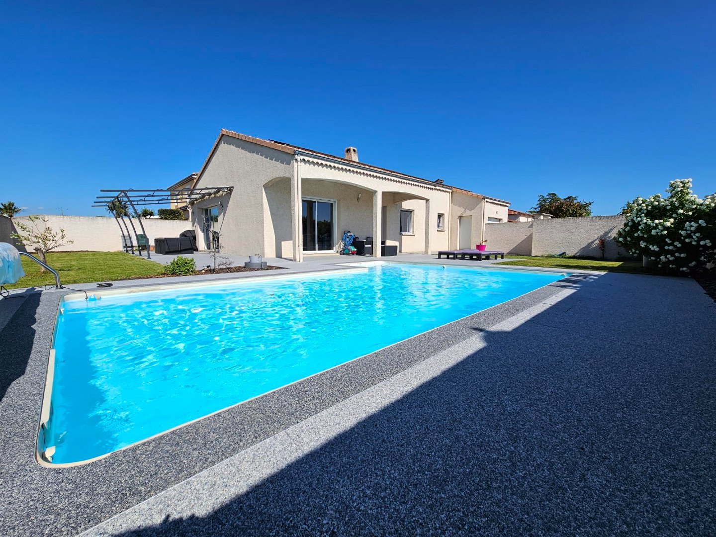 Maion 5 pièces A VENDRE - CHABEUIL - 108 m2 - 415 000 €