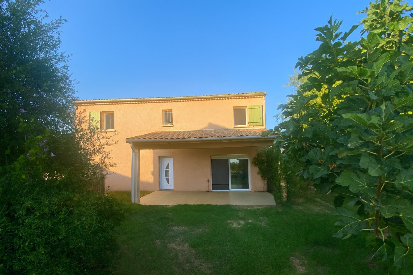 MAISON A USADE D HABITATION AVEC TERRAIN ATTENANT A VENDRE - ST GERMAIN - 109 m2 - 242000€