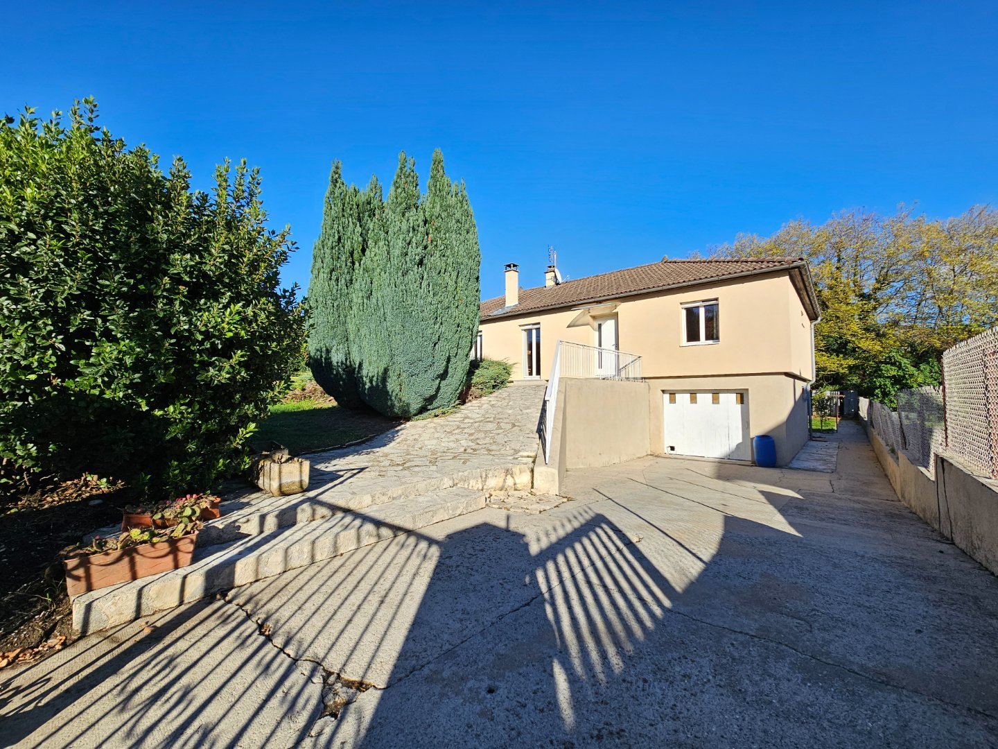 Maison de 115 m 3 chambres A VENDRE - PONT DE L ISERE - 115 m2 - 325000€