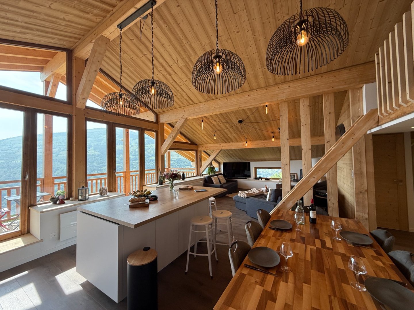 CHALET A VENDRE - BOURG ST MAURICE - 227.89 m2 - 1395000€