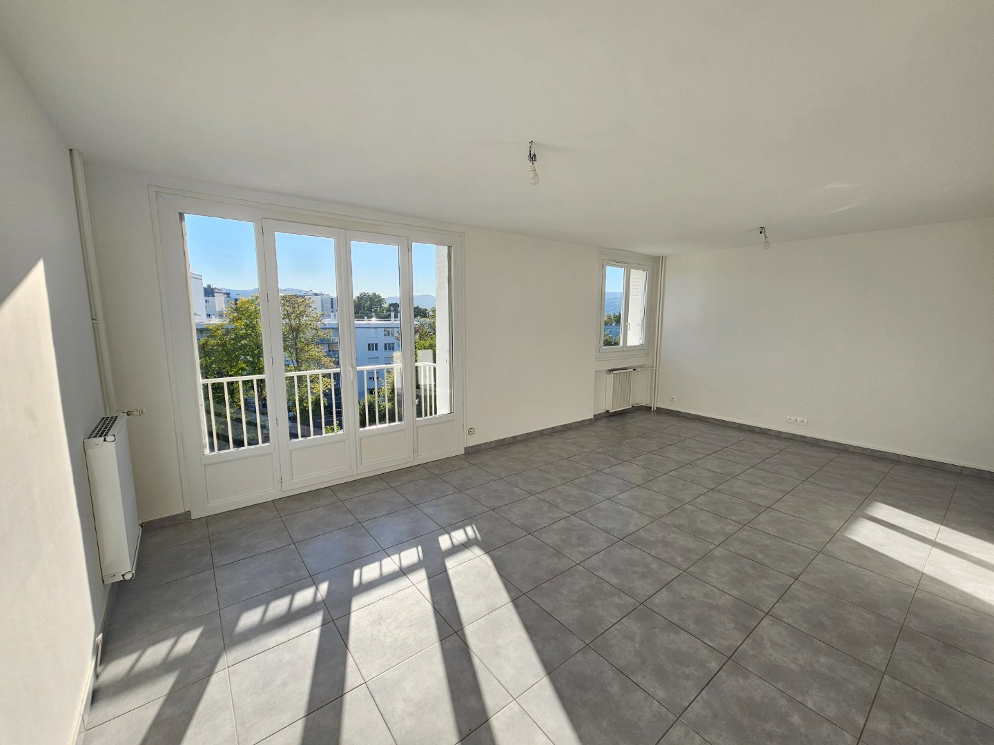 T4 72 m avec cave A VENDRE - BOURG LES VALENCE - 72 m2 - 135000€