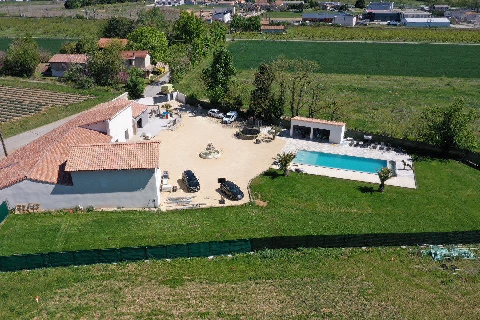 Maison de 340 m habitables sur 11548 m A VENDRE - ST MARCEL LES VALENCE - 340 m2 - 799000€