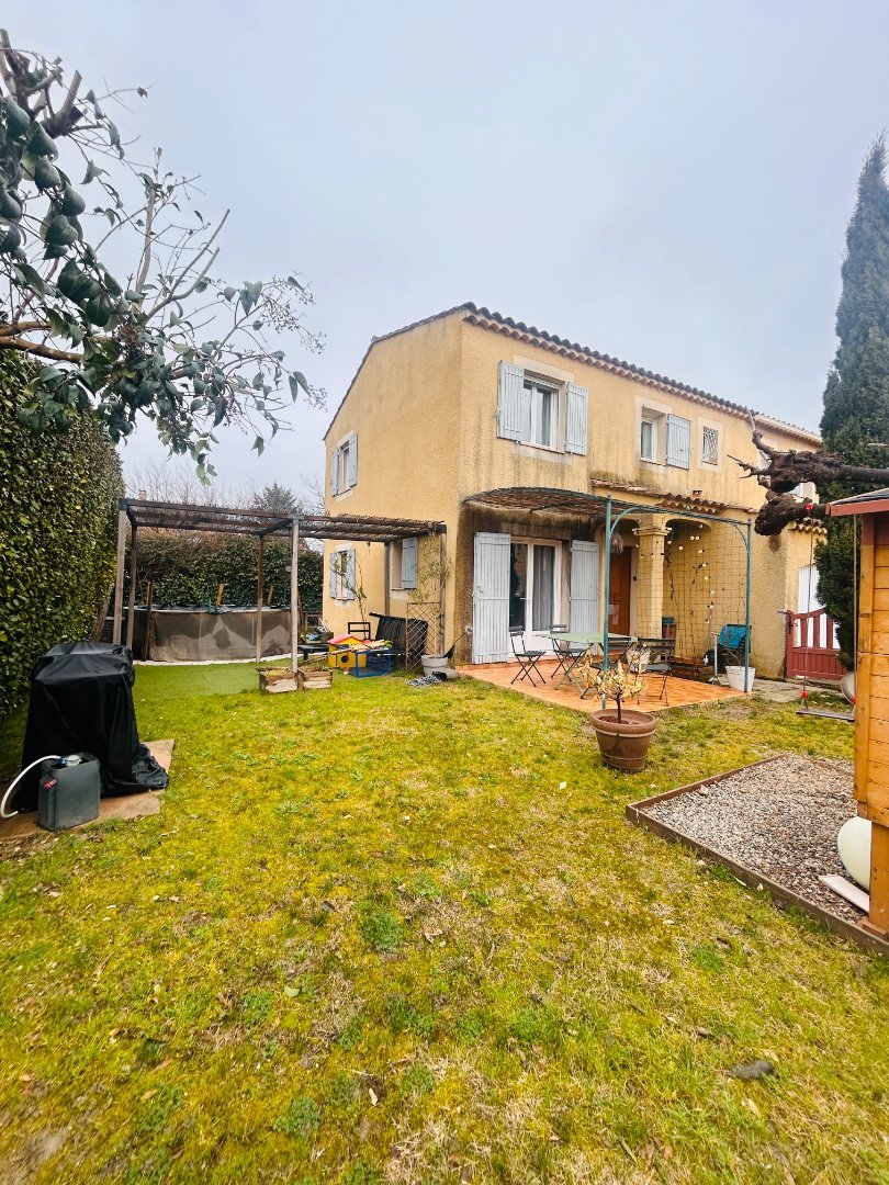 Maison 5 pi�ces 92 m2 � l Isle sur la Sorgue A VENDRE - L ISLE SUR LA SORGUE - 92 m2 - 360�000�&euro;