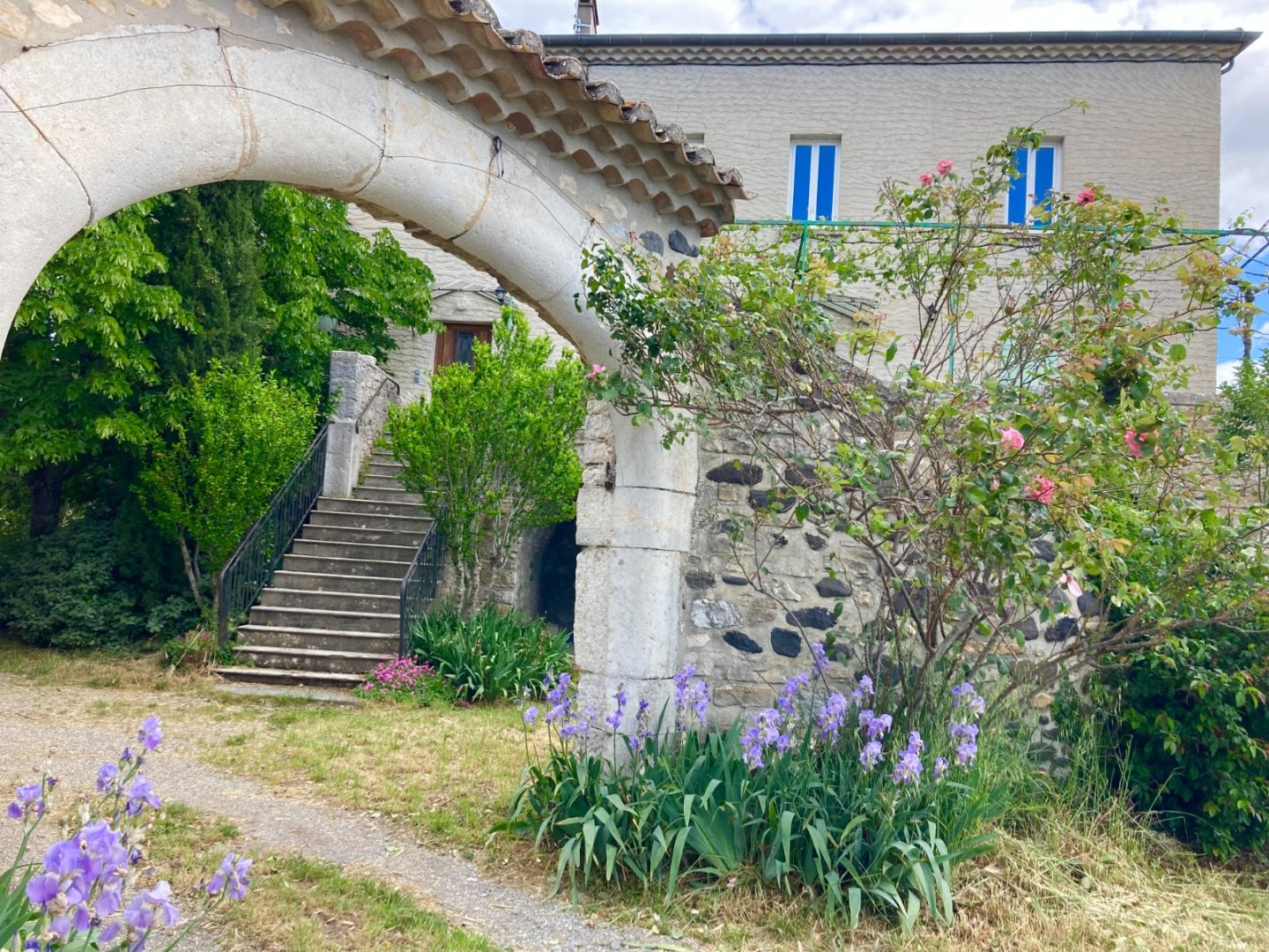 APPARTEMENT T4 A VENDRE - ROCHECOLOMBE - 104 m2 - 160 000 &euro;