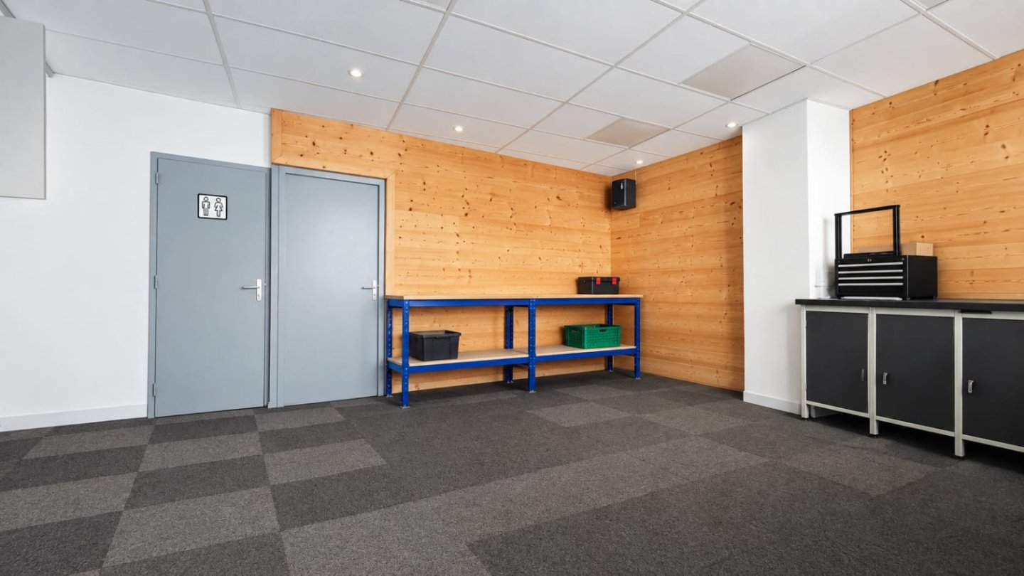 LOCAL COMMERCIAL A VENDRE - AIME LA PLAGNE - 39.91 m2 - 96 000 &euro; 
