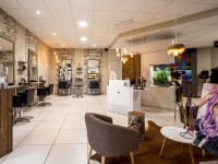 FONDS DE COMMERCE A CEDER - BEAUTE - ESTHETIQUE - COIFFURE - AIME LA PLAGNE - 66 m2 - 171 000 &euro;