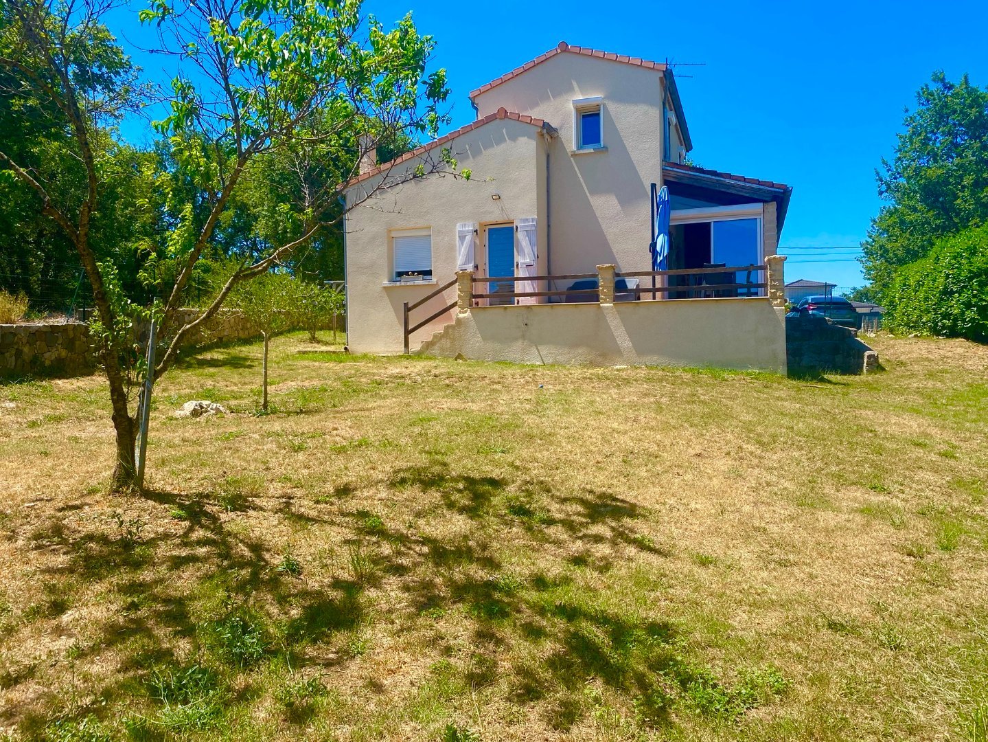 MAISON INDIVIDUELLE AVEC TERRAIN ATTENANT - LAVILLEDIEU - 108 m2 - VENDU