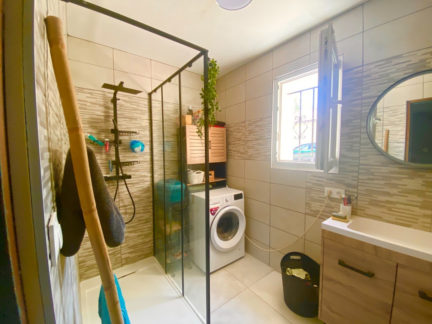 MAISON INDIVIDUELLE AVEC TERRAIN ATTENANT - LAVILLEDIEU - 108 m2 - VENDU