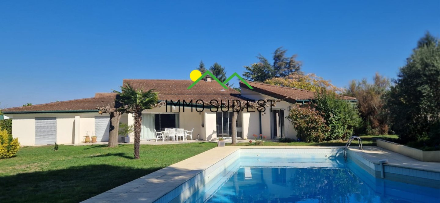 Maison de 160 m² sur 5530 M² DE TERRAIN A VENDRE - MONTELIER - 160 m2 - 695 000 €