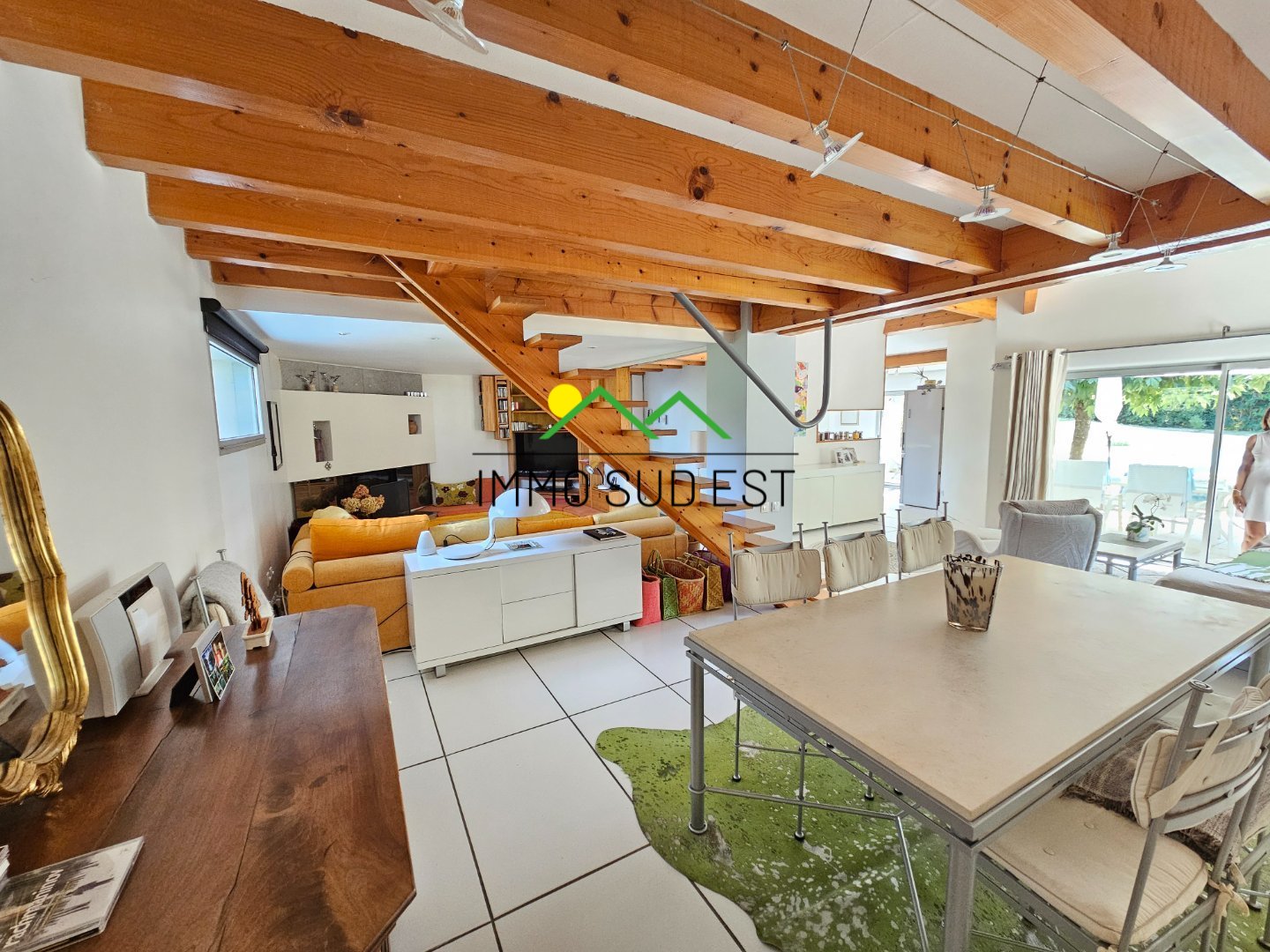 Maison de 160 m² sur 5530 M² DE TERRAIN A VENDRE - MONTELIER - 160 m2 - 695 000 €