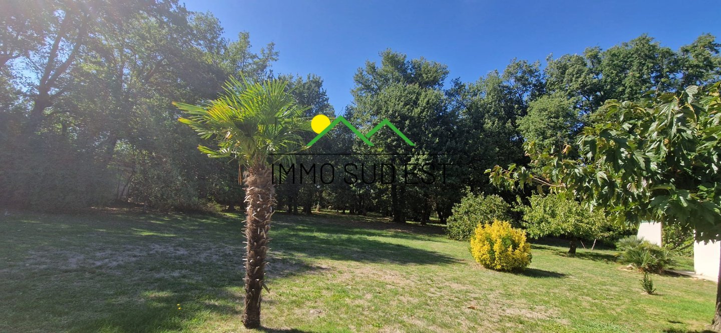 Maison de 160 m² sur 5530 M² DE TERRAIN A VENDRE - MONTELIER - 160 m2 - 695 000 €