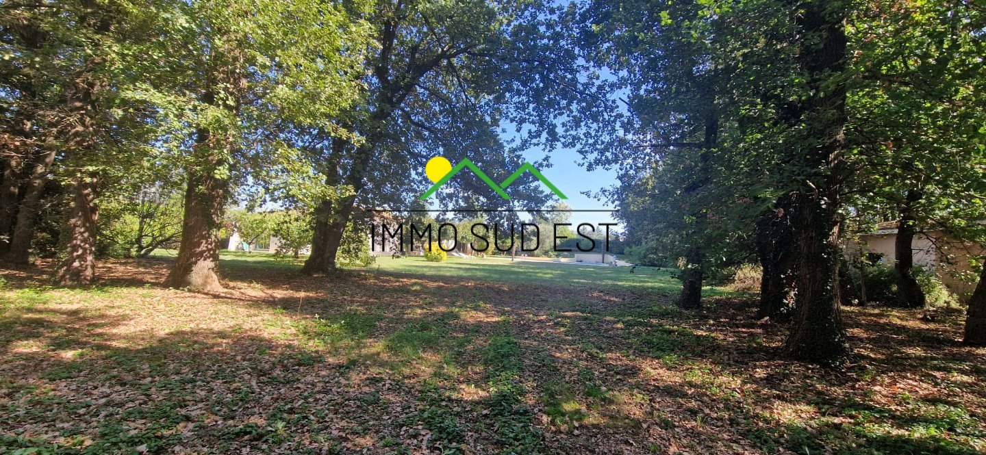 Maison de 160 m² sur 5530 M² DE TERRAIN A VENDRE - MONTELIER - 160 m2 - 695 000 €