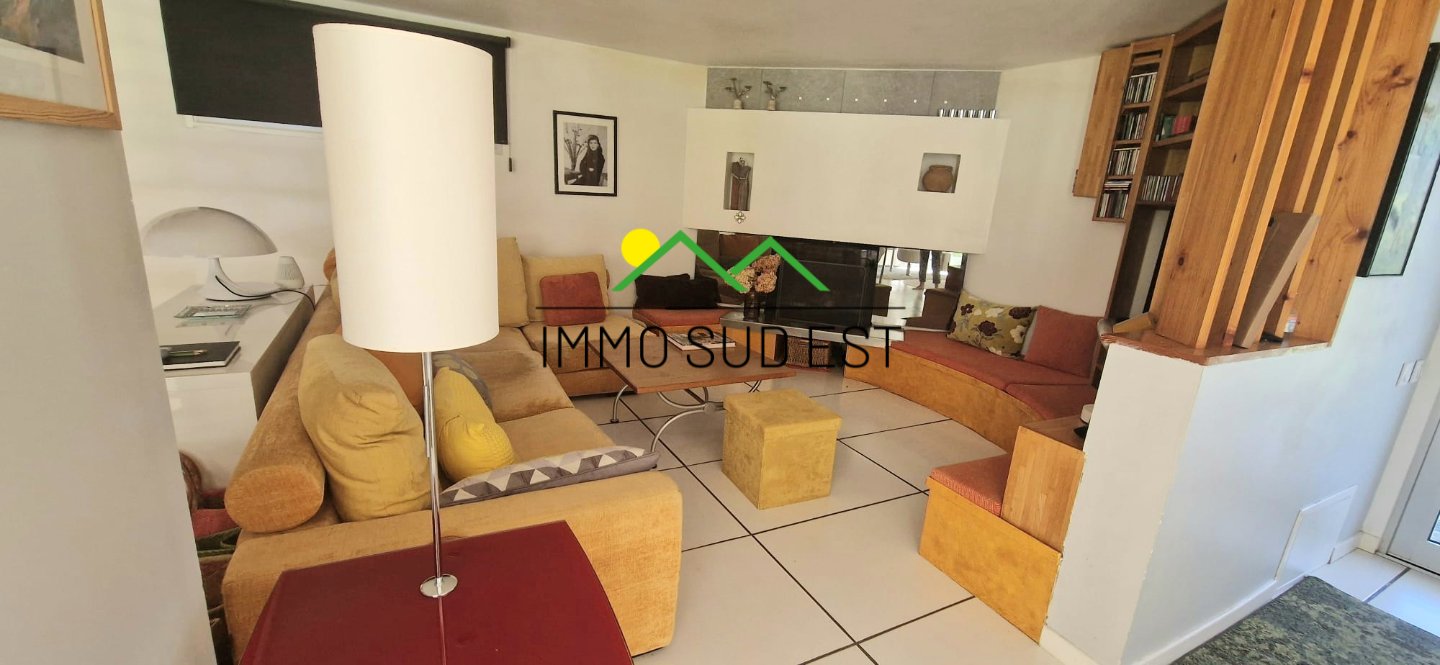 Maison de 160 m² sur 5530 M² DE TERRAIN A VENDRE - MONTELIER - 160 m2 - 695 000 €