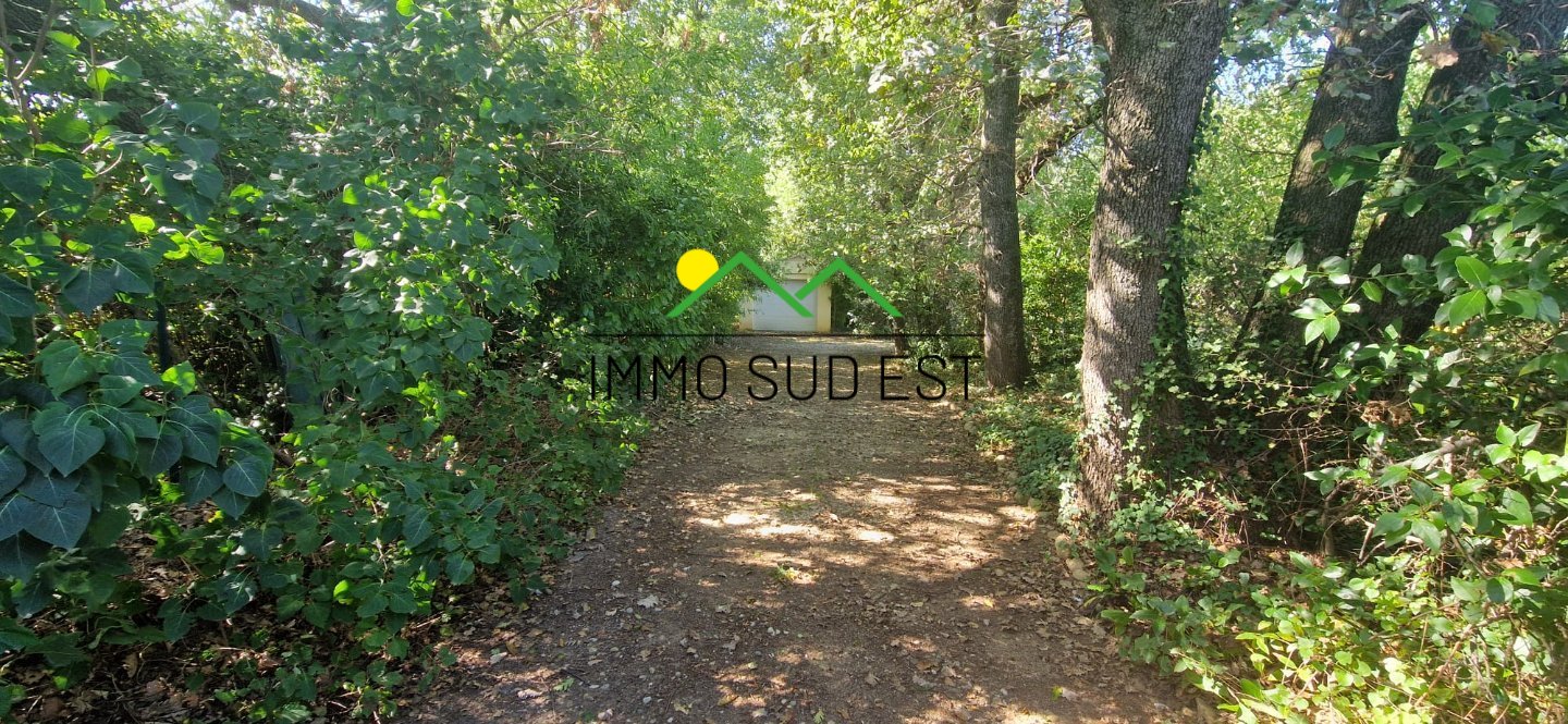 Maison de 160 m² sur 5530 M² DE TERRAIN A VENDRE - MONTELIER - 160 m2 - 695 000 €