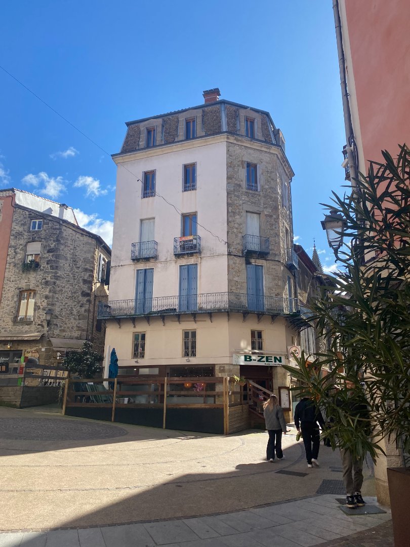 APPARTEMENT T2 A VENDRE - AUBENAS - 36 m2 - 67000€