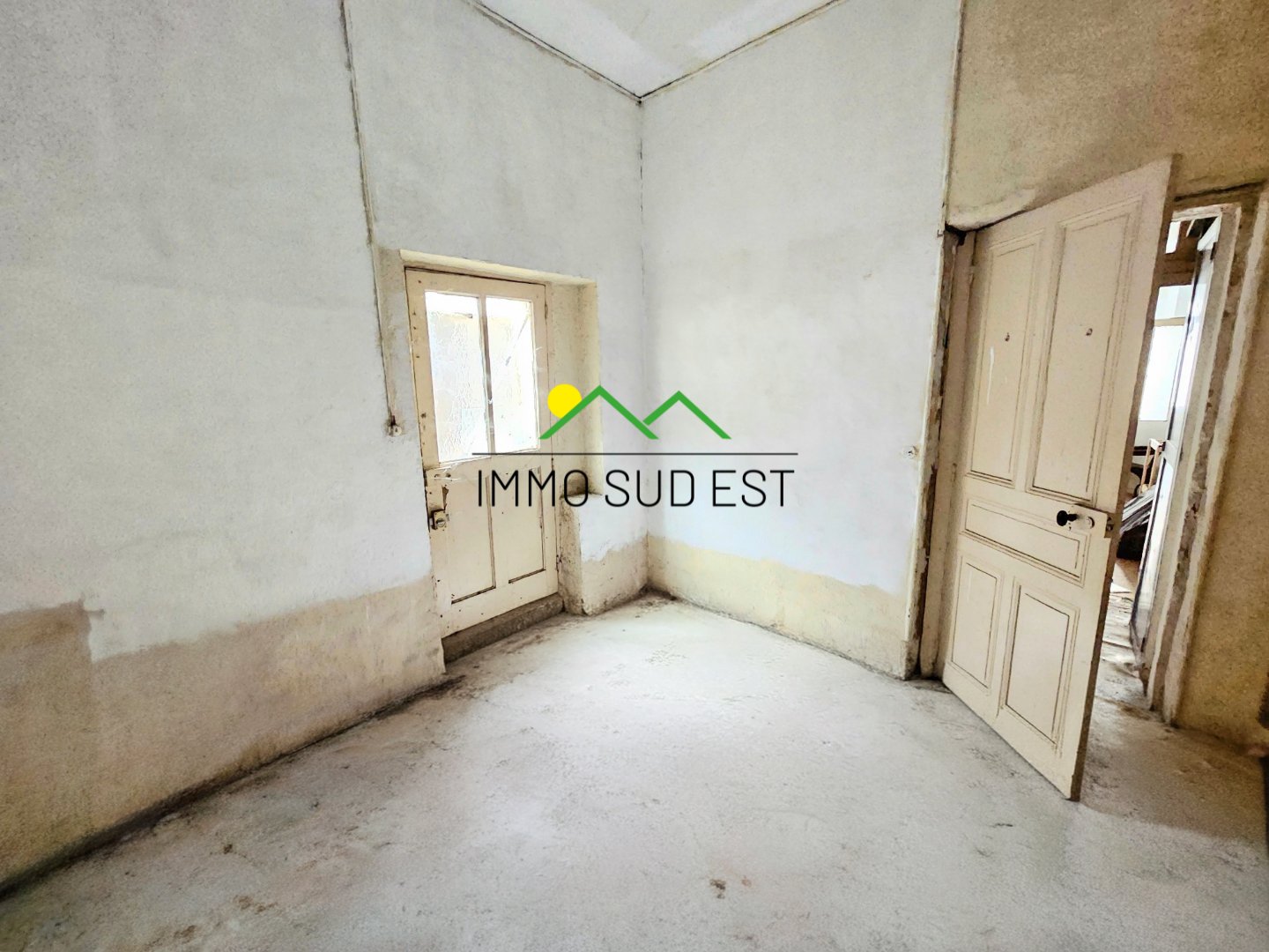 T2 au rez-de chauss�e � r�nover A VENDRE - VALENCE - 39 m2 - 69�000�&euro;