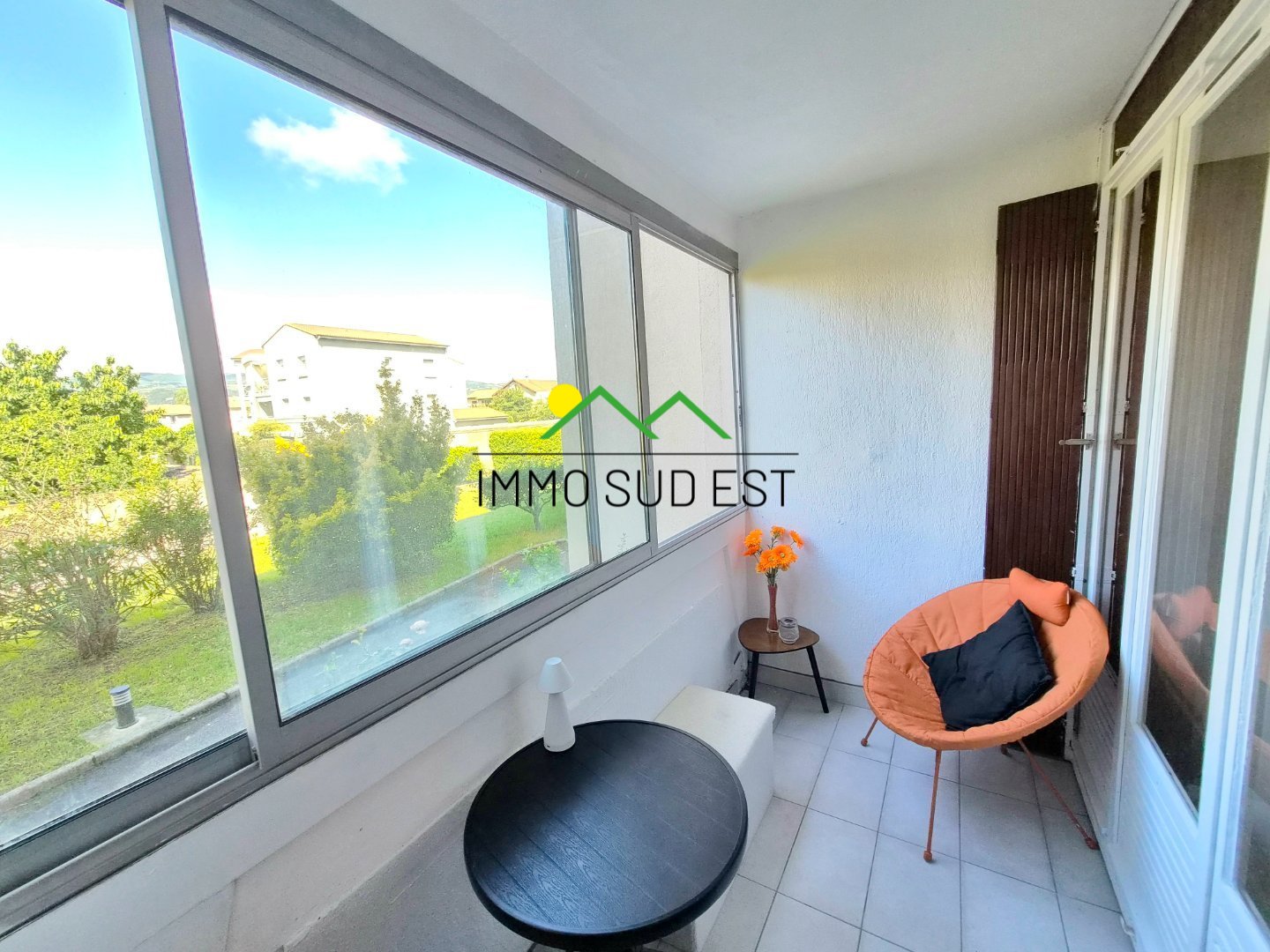 Viager occupé Appartement T3 de 69 m² A VENDRE - BOURG LES VALENCE LES CHIROUZES - 69 m2 - 29 000 &euro;