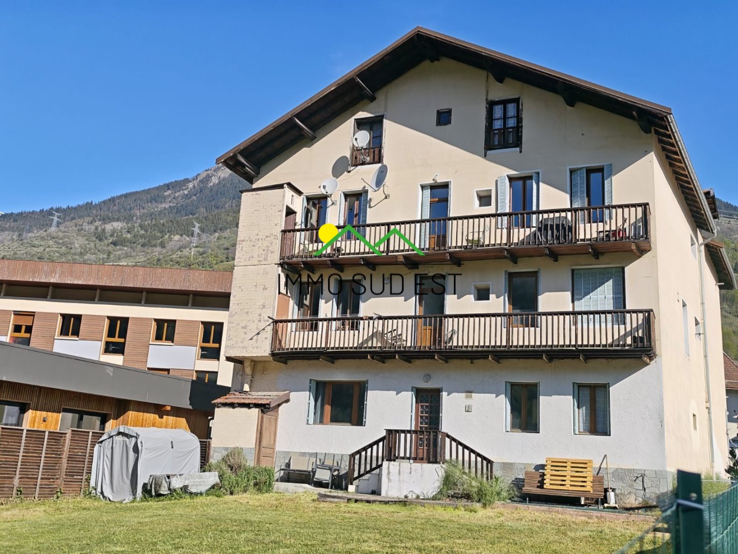 APPARTEMENT T4 A VENDRE - AIME LA PLAGNE - 99.8 m2 - 378 000 &euro;