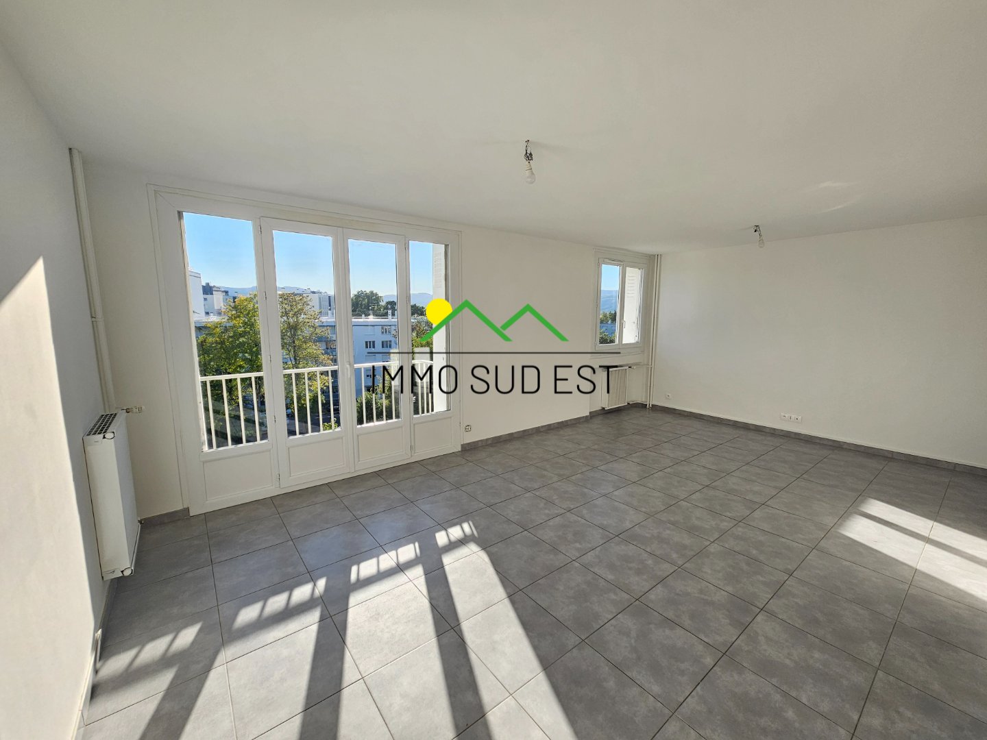 T4 72 m avec cave A VENDRE - BOURG LES VALENCE - 72 m2 - 135000€