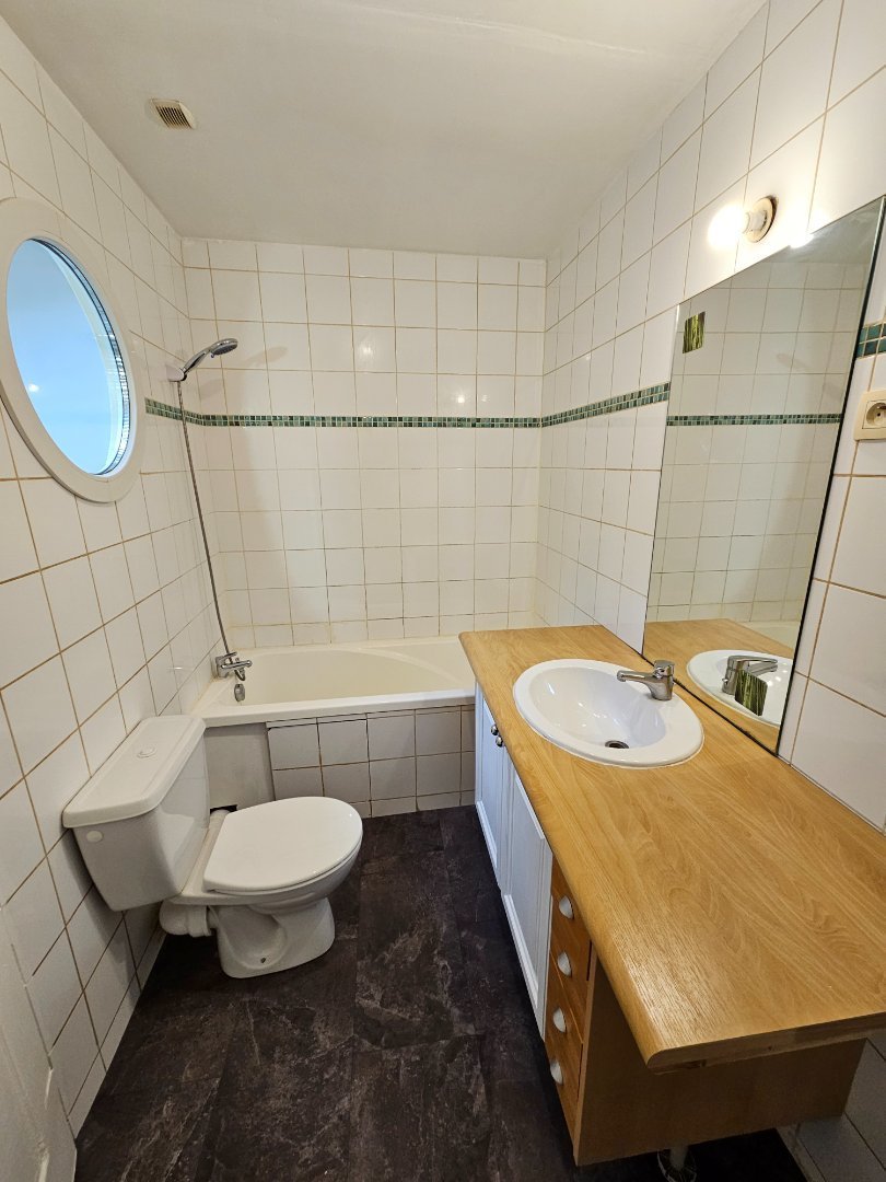 Appartement duplex A VENDRE - BOURG LES VALENCE Vieux Bourg - 58 m2 - 105 000 &euro;