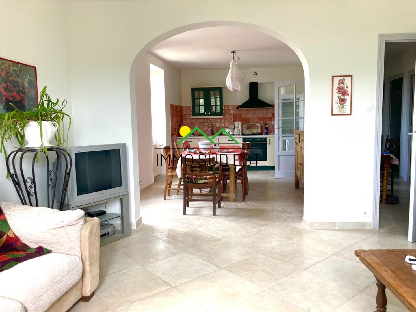 APPARTEMENT T4 A VENDRE - ROCHECOLOMBE - 104 m2 - 160 000 &euro;