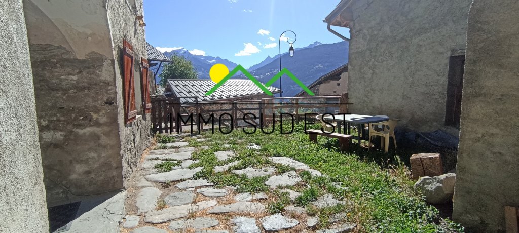 APPARTEMENT T4 A VENDRE - VALEZAN BOURG 10 KM - 122 m2 - 160 000 €