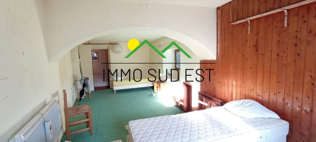 APPARTEMENT T4 A VENDRE - VALEZAN BOURG 10 KM - 122 m2 - 160 000 €