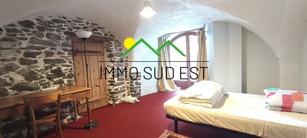 APPARTEMENT T4 A VENDRE - VALEZAN BOURG 10 KM - 122 m2 - 160 000 €