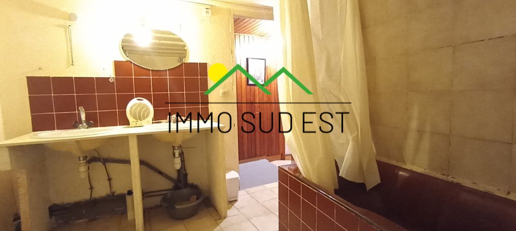 APPARTEMENT T4 A VENDRE - VALEZAN BOURG 10 KM - 122 m2 - 160 000 €
