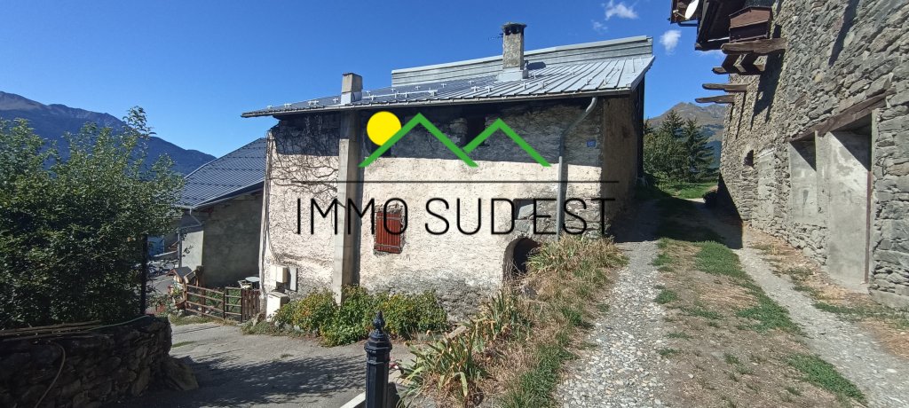 APPARTEMENT T4 A VENDRE - VALEZAN BOURG 10 KM - 122 m2 - 160 000 €