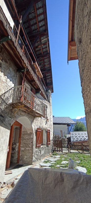 APPARTEMENT T4 A VENDRE - VALEZAN BOURG 10 KM - 122 m2 - 160 000 €