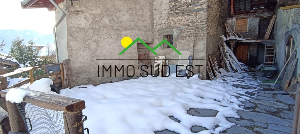 APPARTEMENT T4 A VENDRE - VALEZAN BOURG 10 KM - 122 m2 - 160 000 €