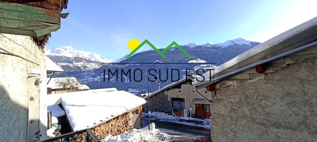 APPARTEMENT T4 A VENDRE - VALEZAN BOURG 10 KM - 122 m2 - 160 000 €