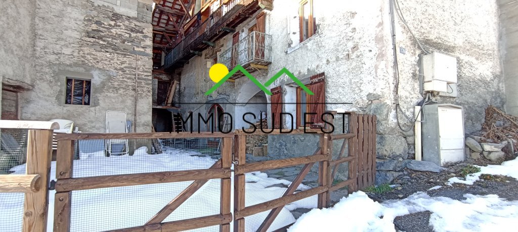 APPARTEMENT T4 A VENDRE - VALEZAN BOURG 10 KM - 122 m2 - 160 000 €